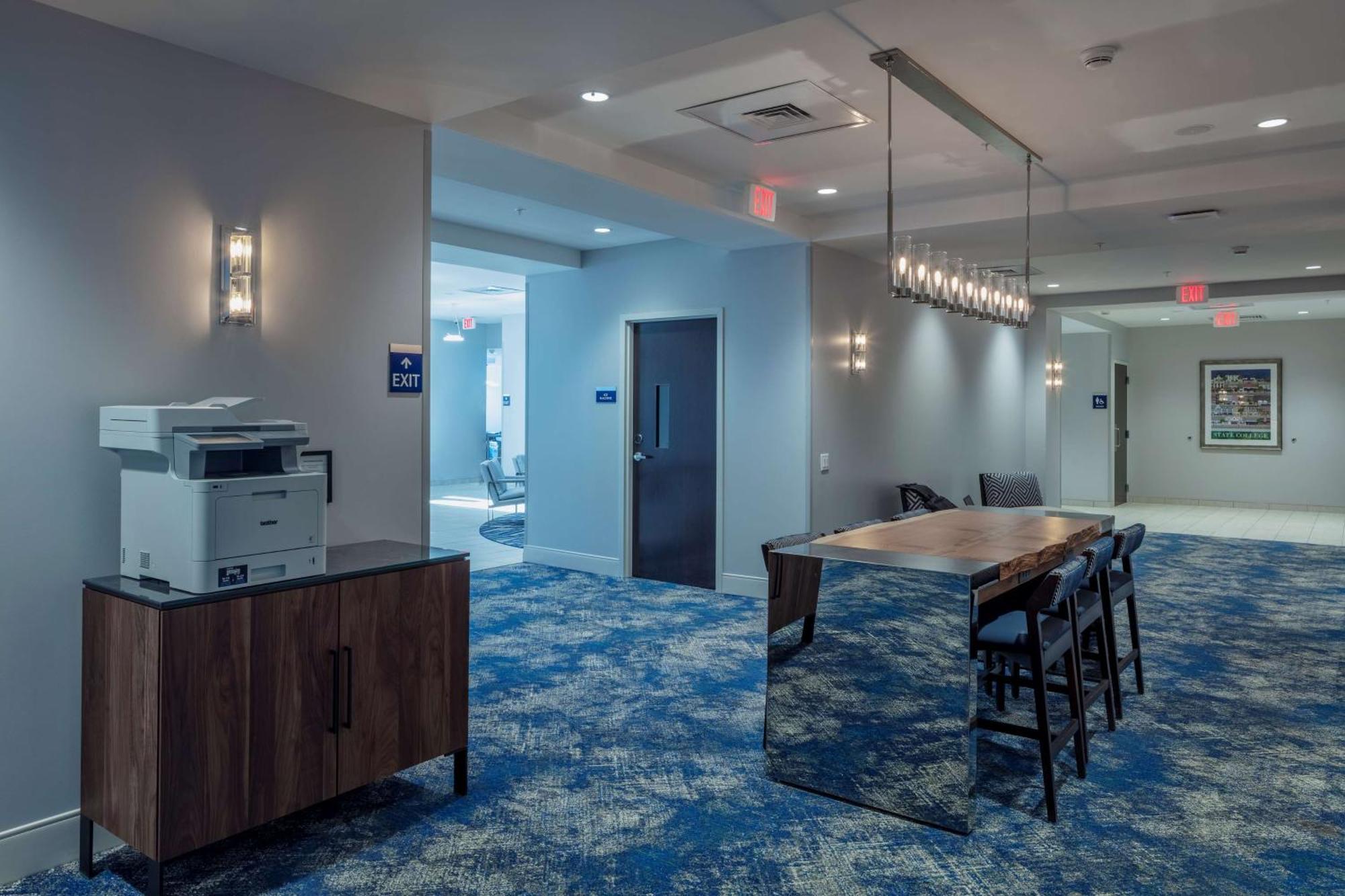 Scholar State College, Tapestry Collection By Hilton Hotel Exterior foto